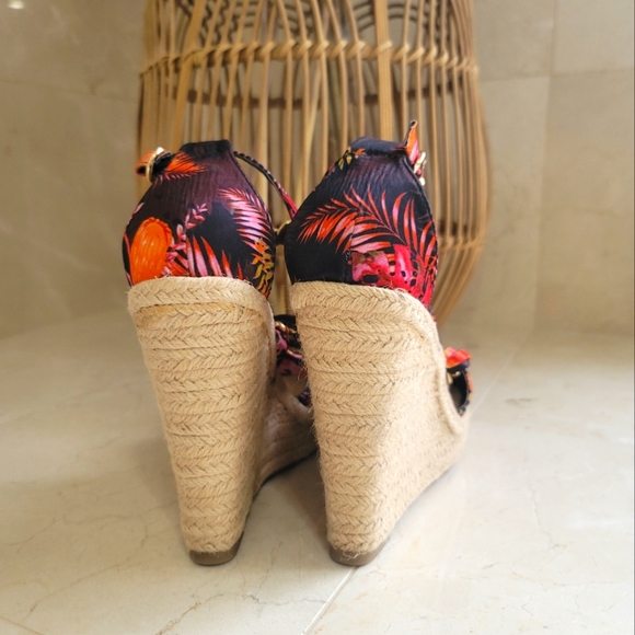 Shoedazzle unique multi color tropical espadrille wedge Sandals size 9.5 - Picture 5 of 10
